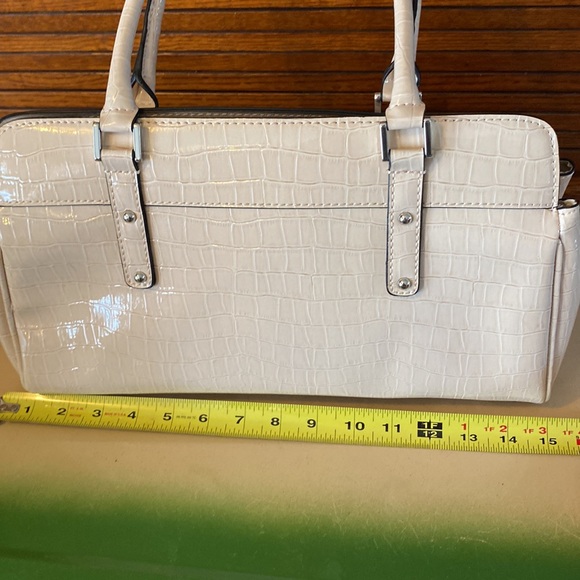 Guess Purse new with tag - Picture 6 of 8